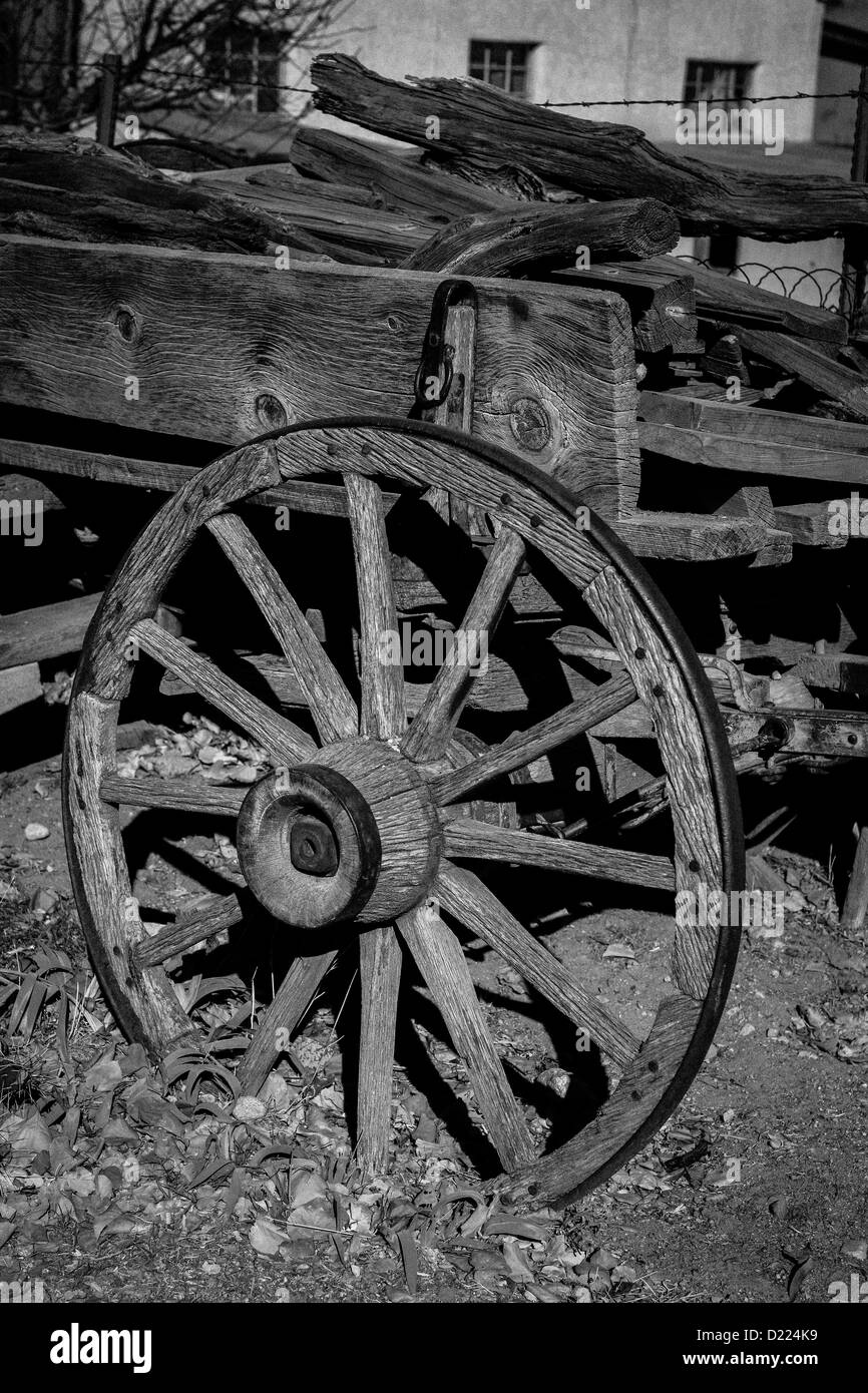 Vecchio di pionieri del carro in legno in chimayo New Mexico Foto Stock