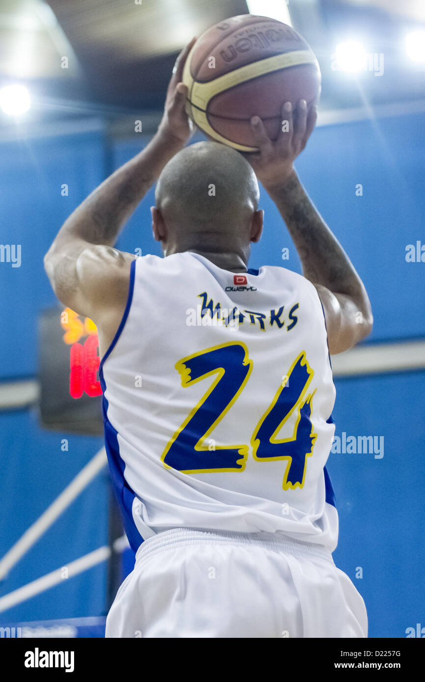 11.01.2013 Londra, Inghilterra. Cheshire Phoenix guardia americana Chez marchi (24) durante la British Basketball League Campionato di gioco tra Londra Lions e Cheshire Phoenix da Crystal Palace National Sports Center. Foto Stock