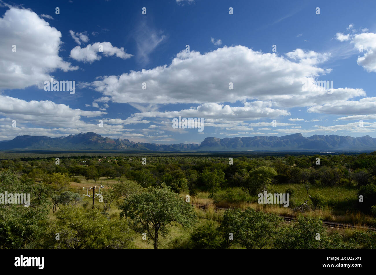 Foto dell'Africa,Mountain Range in una distanza blu cielo Foto Stock