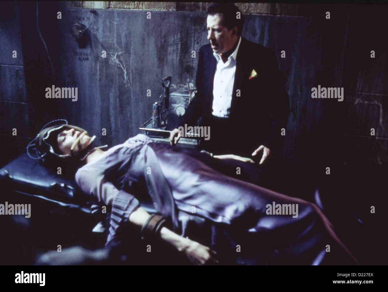 Haunted House su Hill -- Famke Janssen, Geoffrey Rush.Caption locale *** 1999 Warner Brothers Foto Stock