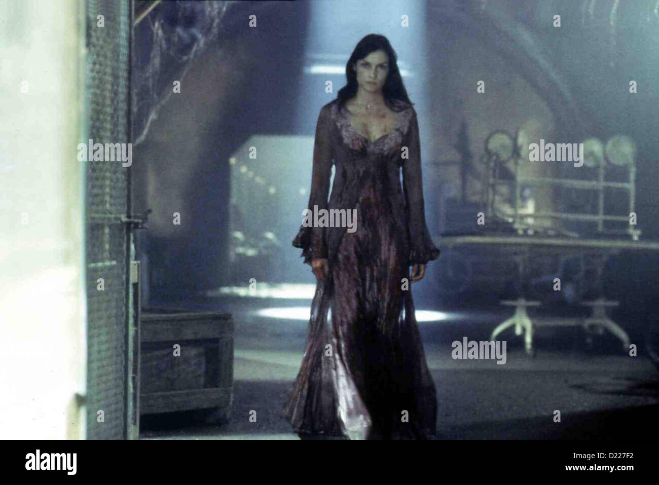 Haunted House su Hill -- Famke Janssen.Caption locale *** 1999 Warner Brothers Foto Stock