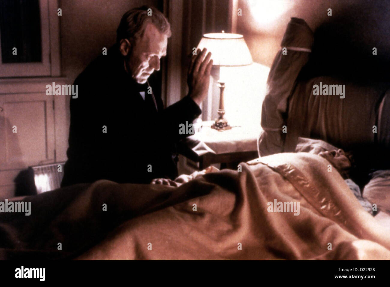 The Exorcist - Director's Cut Exorcist, la Max von Sydow, Linda Blair.Caption locale *** 2000 Warner Brothers Foto Stock