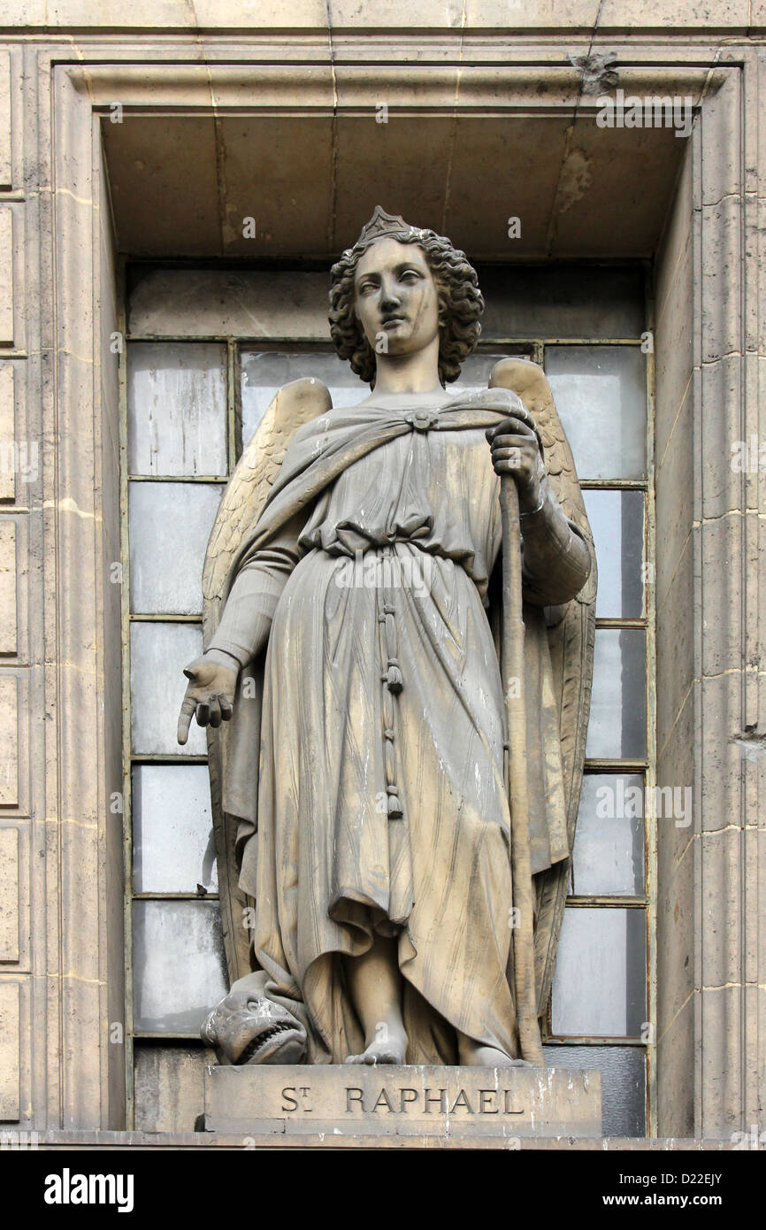 Raffaele Arcangelo, la chiesa della Madeleine a Parigi Foto Stock