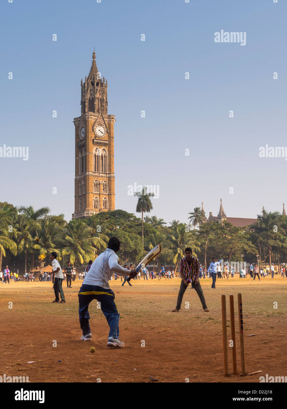 Fine settimana di partite di cricket presso il Parco di Maidan, Mumbai Bombay, India Foto Stock
