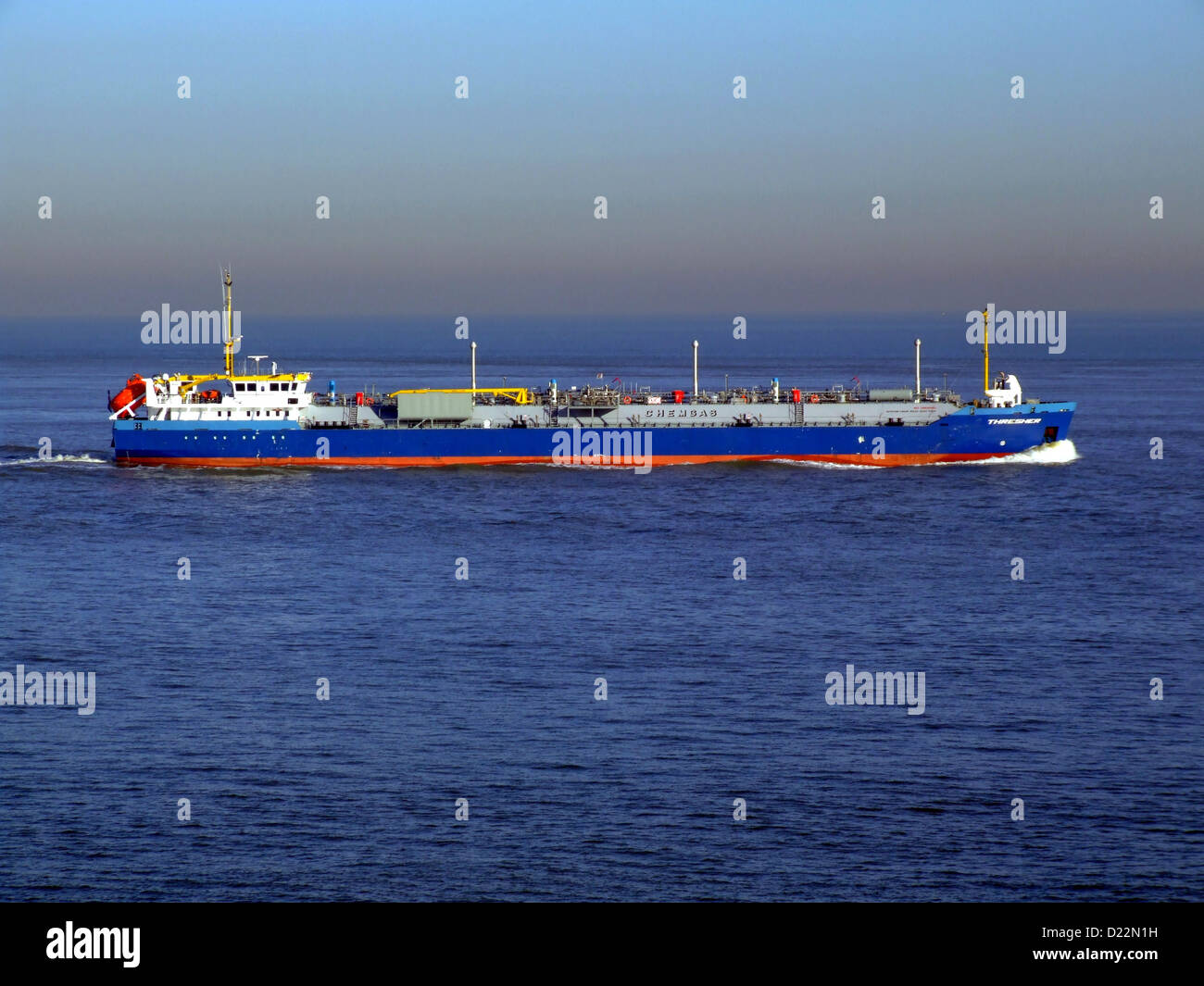 La trebbiatrice GPL, identificata dal numero IMO 9377951, è una nave progettata per il trasporto di gas di petrolio liquefatto. Svolge un ruolo cruciale nel commercio globale, trasportando in sicurezza le forniture energetiche attraverso gli oceani. Foto Stock