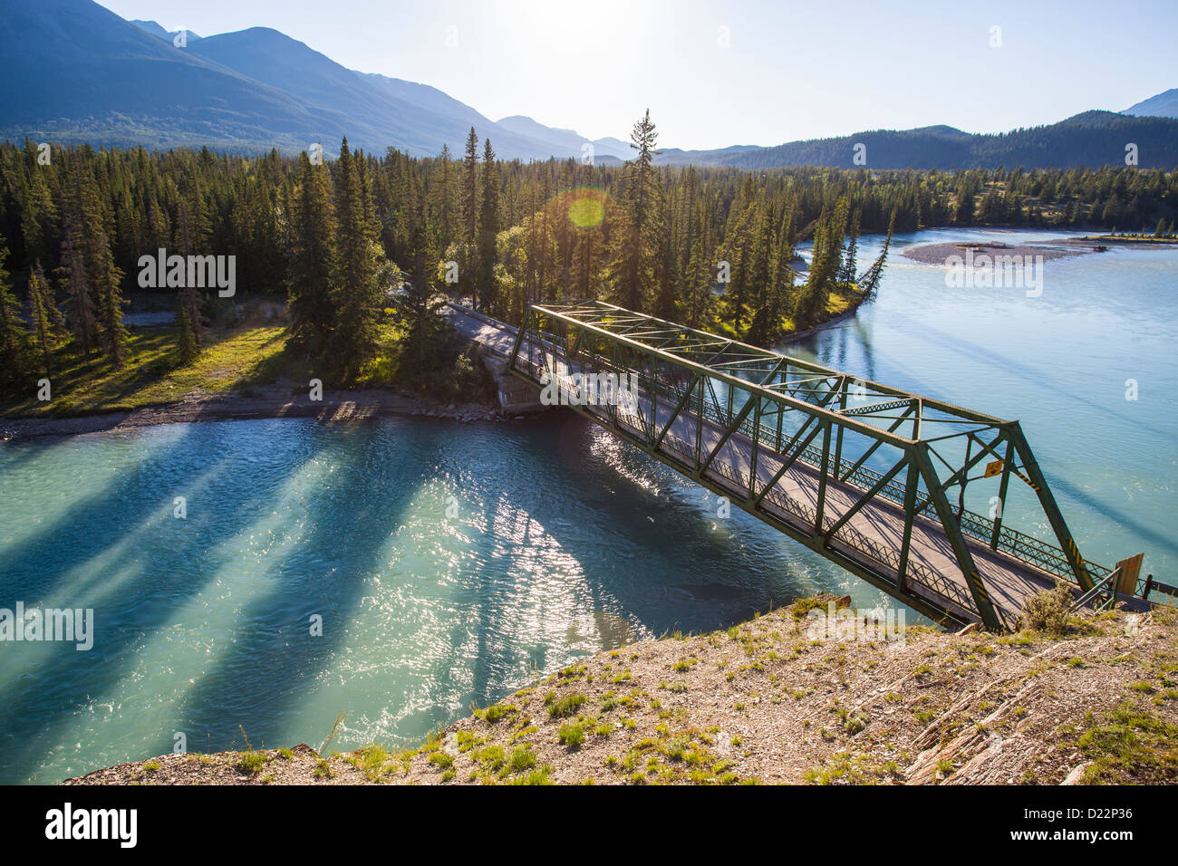 Ponte sul Fiume Athabasca nel Parco Nazionale di Jasper in Alberta Canada Foto Stock
