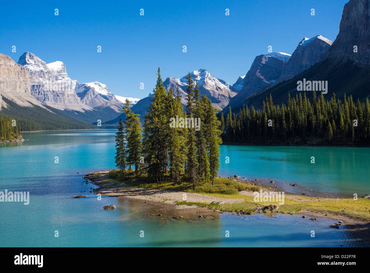 Spirito isola nel Lago Maligne nel Parco Nazionale di Jasper in Alberta Canada Foto Stock