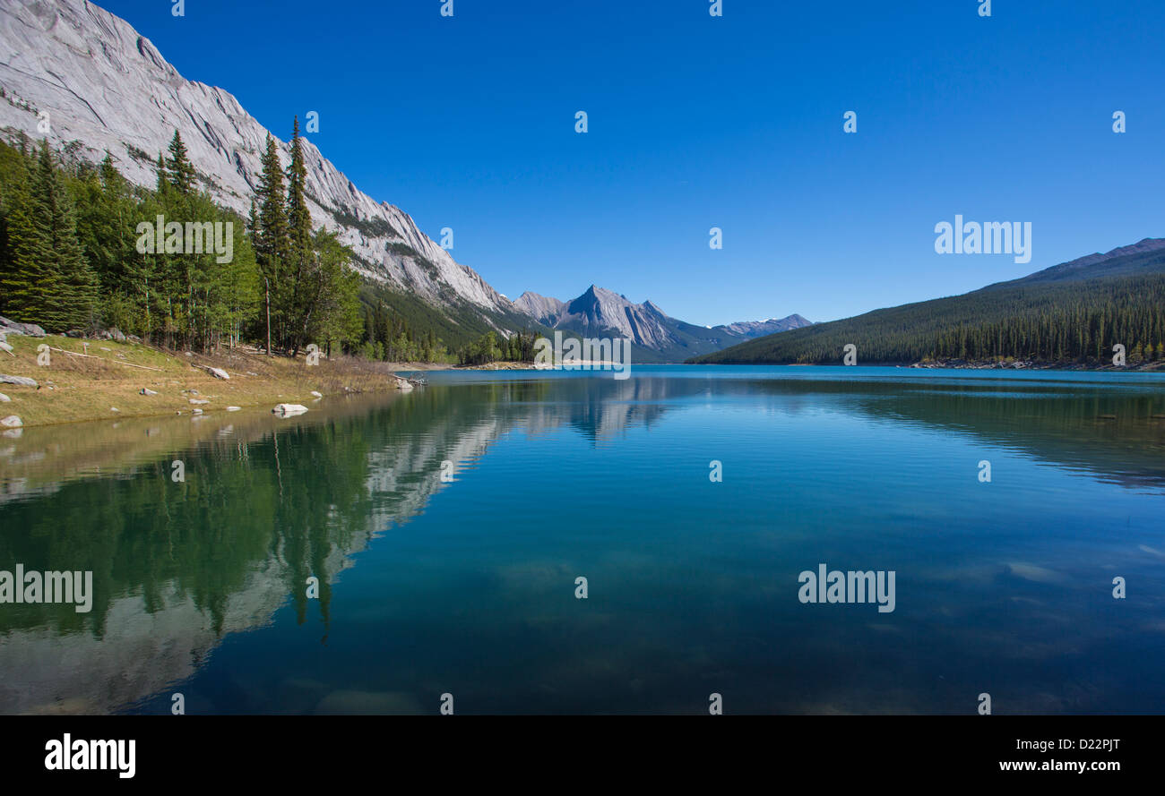 Lago di medicina nel Parco Nazionale di Jasper in Alberta Canada Foto Stock