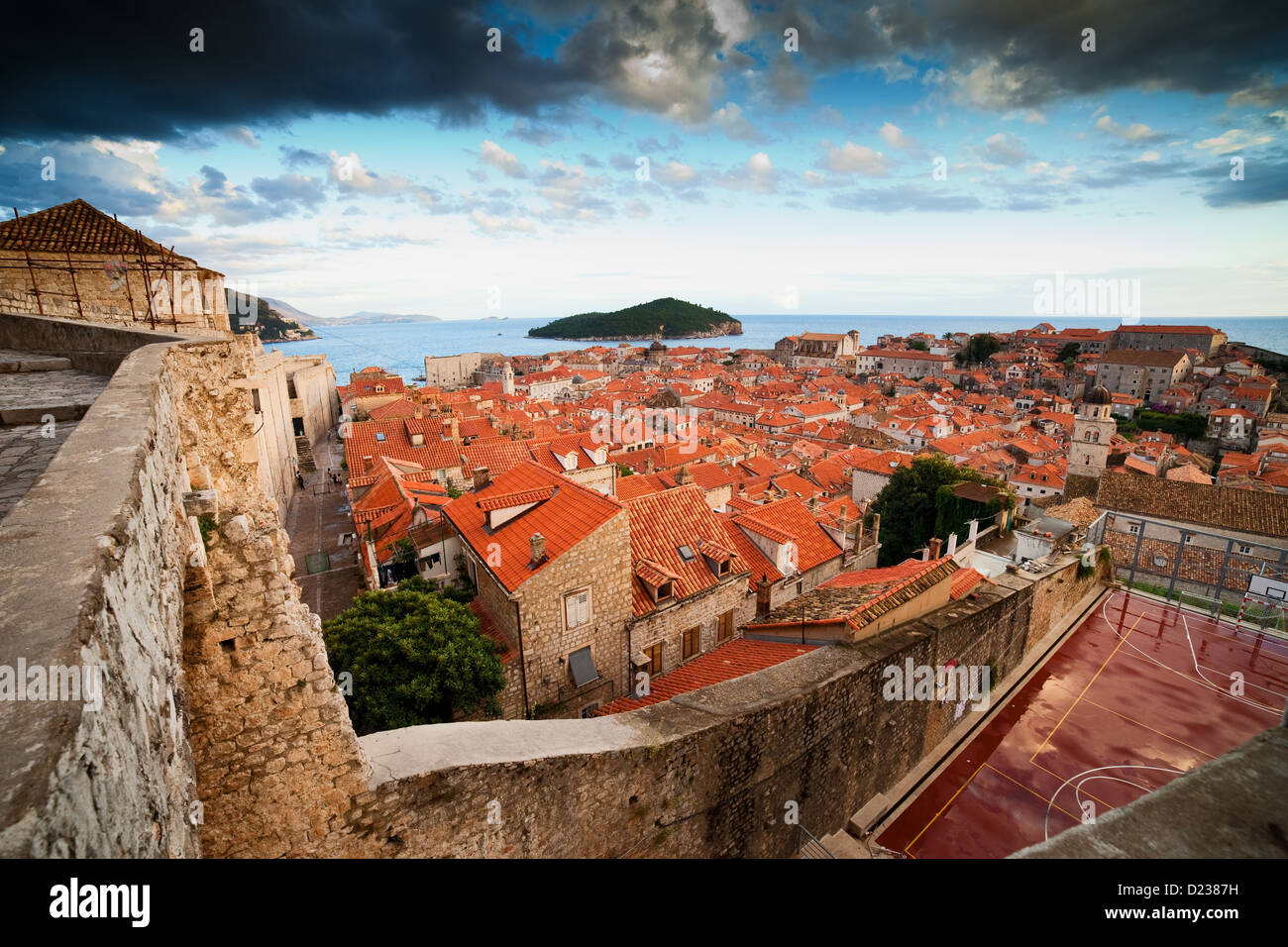 New Scenic 5 posti la città vecchia di Dubrovnik architettura storica, vista da sopra, Croazia, Dalmazia regione. Foto Stock