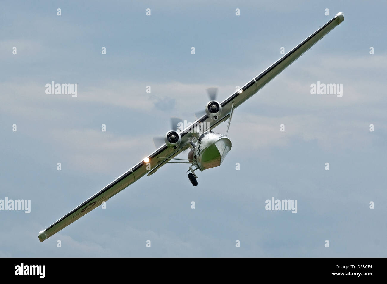 Anfibio Catalina flying boat visualizza a Sywell Air Show 2012 con una ruota di carro verso il basso Foto Stock