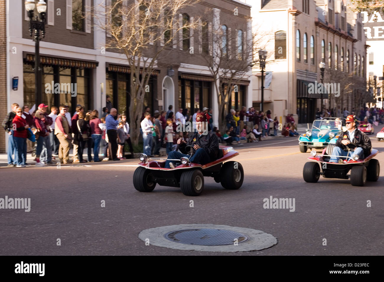 Guida Shriners Dune Buggy nel 2013 Gator Bowl Parade a Jacksonville in Florida - Dicembre 31, 2012 Foto Stock