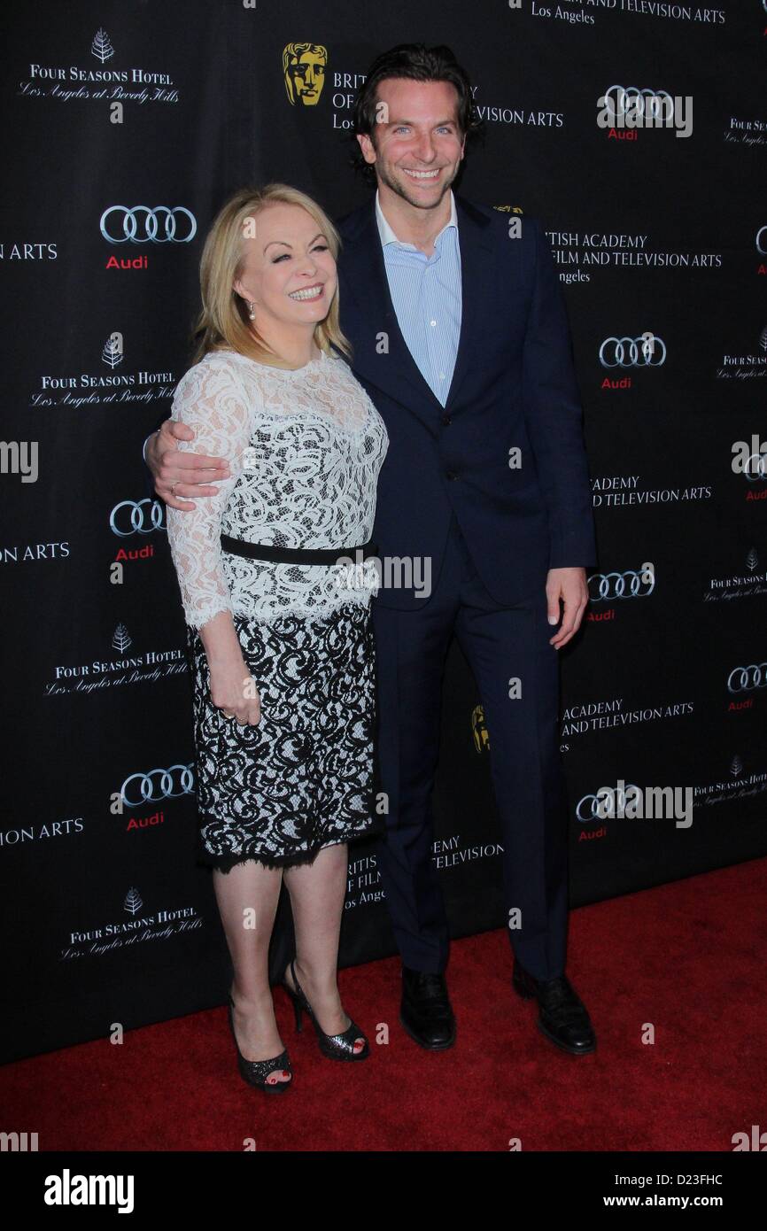 Gen 12, 2013 - Los Angeles, California, Stati Uniti - Jackie Weaver, Bradley Cooper frequentare BAFTA Los Angeles 2013 Awards stagione Tea Party il 12 gennaio 2013 a Four Seasons Hotel Los Angeles, CA.USA.(Immagine di credito: © TLeopold/Globe foto/ZUMAPRESS.com) Foto Stock