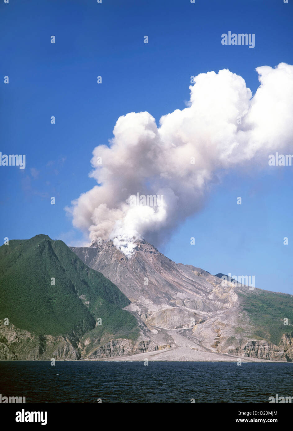 Il flusso di lava rotta in mare dopo l eruzione del Soufriere Hills vulcano nel 1997 Foto Stock