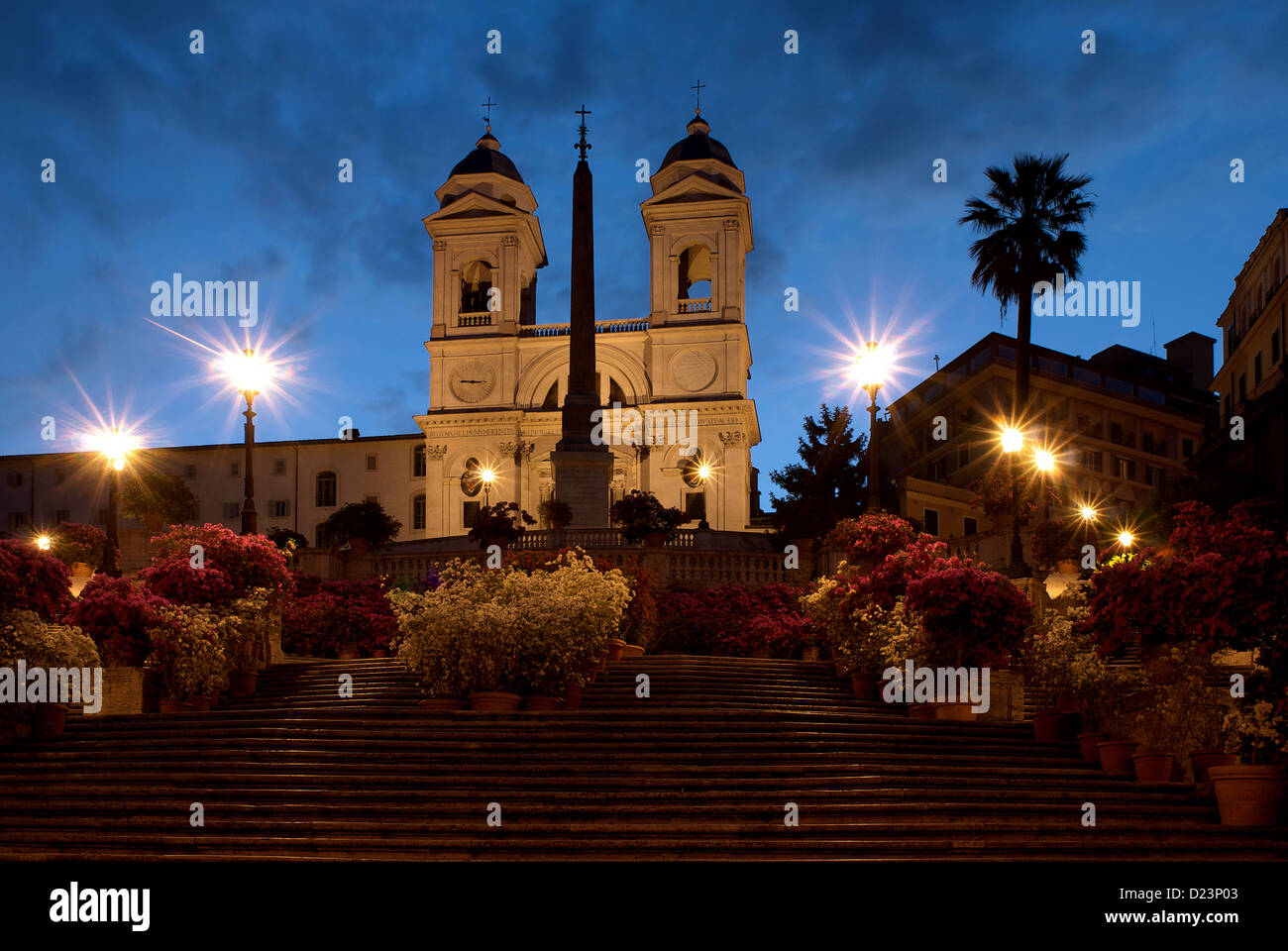 Roma, Italia, la Scalinata di piazza di Spagna e la chiesa romana di Santa Trinita dei Monti Foto Stock