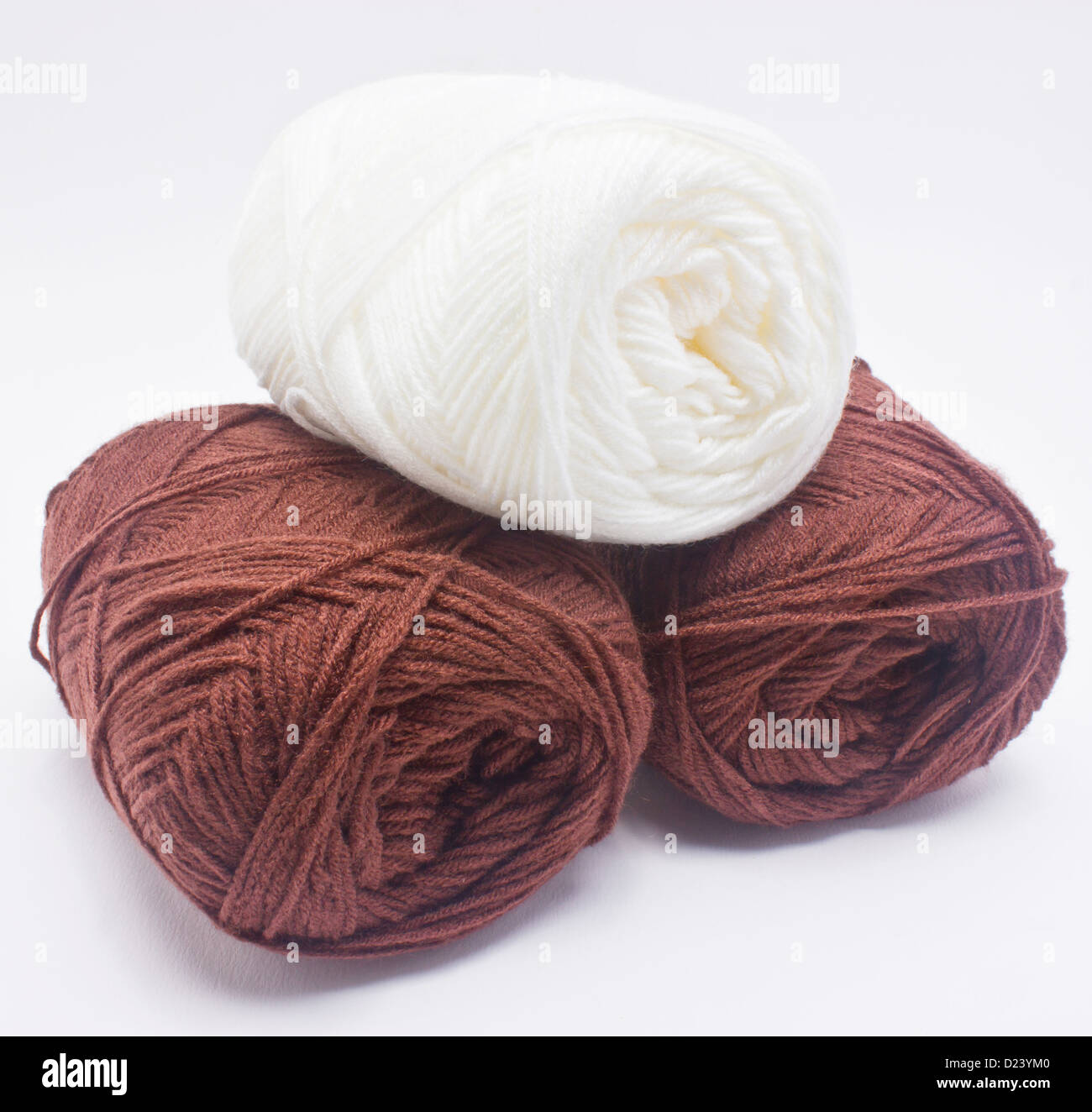 Gruppo di tre sfere di filo isolato su sfondo bianco. Foto Stock