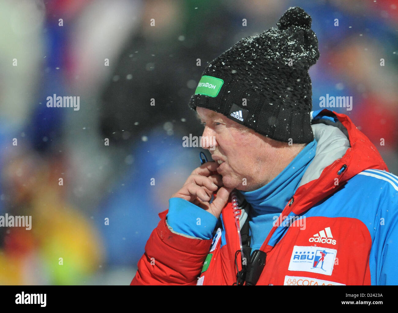 L'allenatore tedesco della Federazione delle Donne Squadra di Biathlon Wolfgang Pichler smorfie durante la donna della gara sprint di Coppa del Mondo di Biathlon di Chiemgau Arena a Ruhpolding, Germania, 11 gennaio 2013. Foto: Andreas Gebert Foto Stock