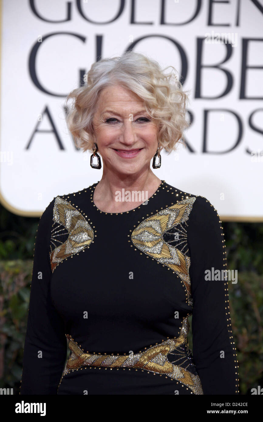 Attrice Helen Mirren arriva al settantesimo Annuale di Golden Globe Awards presentato dalla Hollywood Foreign Press Association, HFPA, presso l'Hotel Beverly Hilton di Beverly Hills, Stati Uniti d'America, il 13 gennaio 2013. Foto: Hubert Boesl Foto Stock