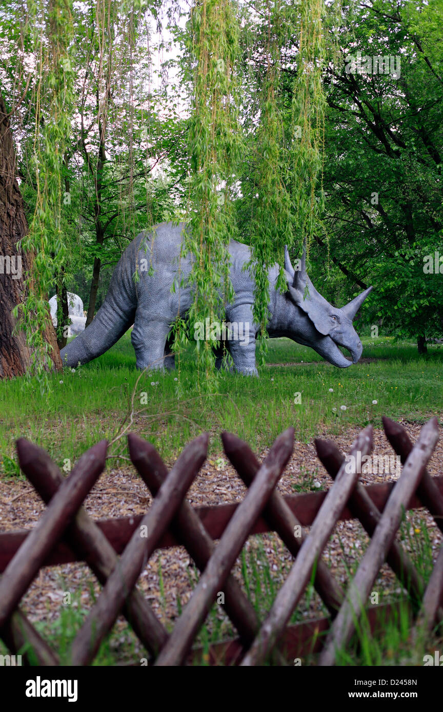 Berlino, Germania, nell'ex dinosauri in Spreepark Plänterwald Foto Stock