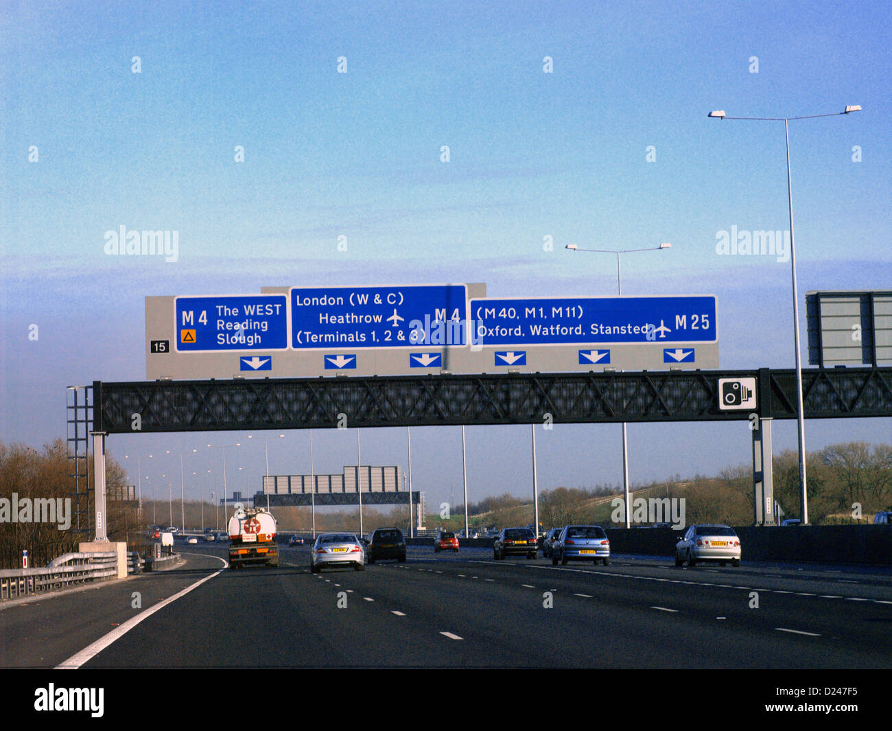 Sei corsie di M25 autostrada allo svincolo con M4 Foto Stock