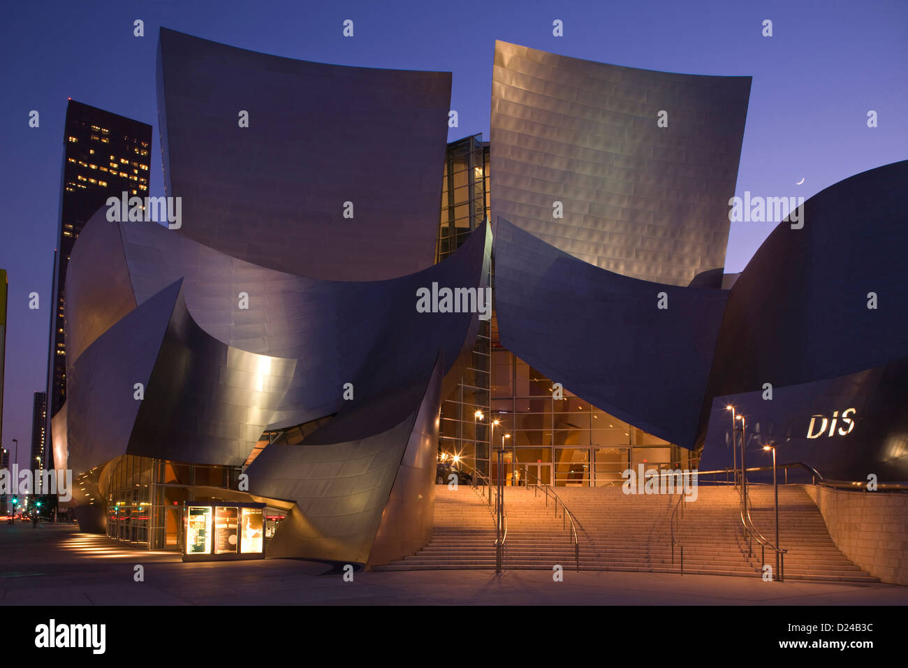 WALT DISNEY CONCERT HALL (©Frank Gehry 2003) il centro cittadino di Los Angeles California USA Foto Stock