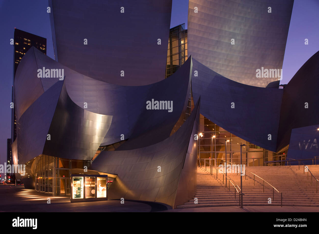 WALT DISNEY CONCERT HALL (©Frank Gehry 2003) il centro cittadino di Los Angeles California USA Foto Stock