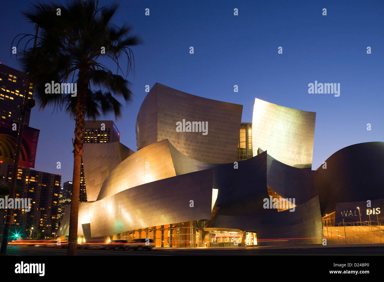 WALT DISNEY CONCERT HALL (©Frank Gehry 2003) il centro cittadino di Los Angeles California USA Foto Stock