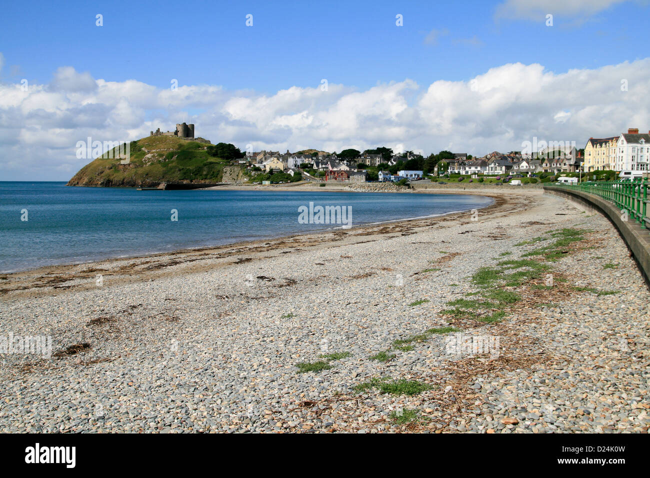 Castello dalla spiaggia Criccieth Gwynedd Wales UK Foto Stock