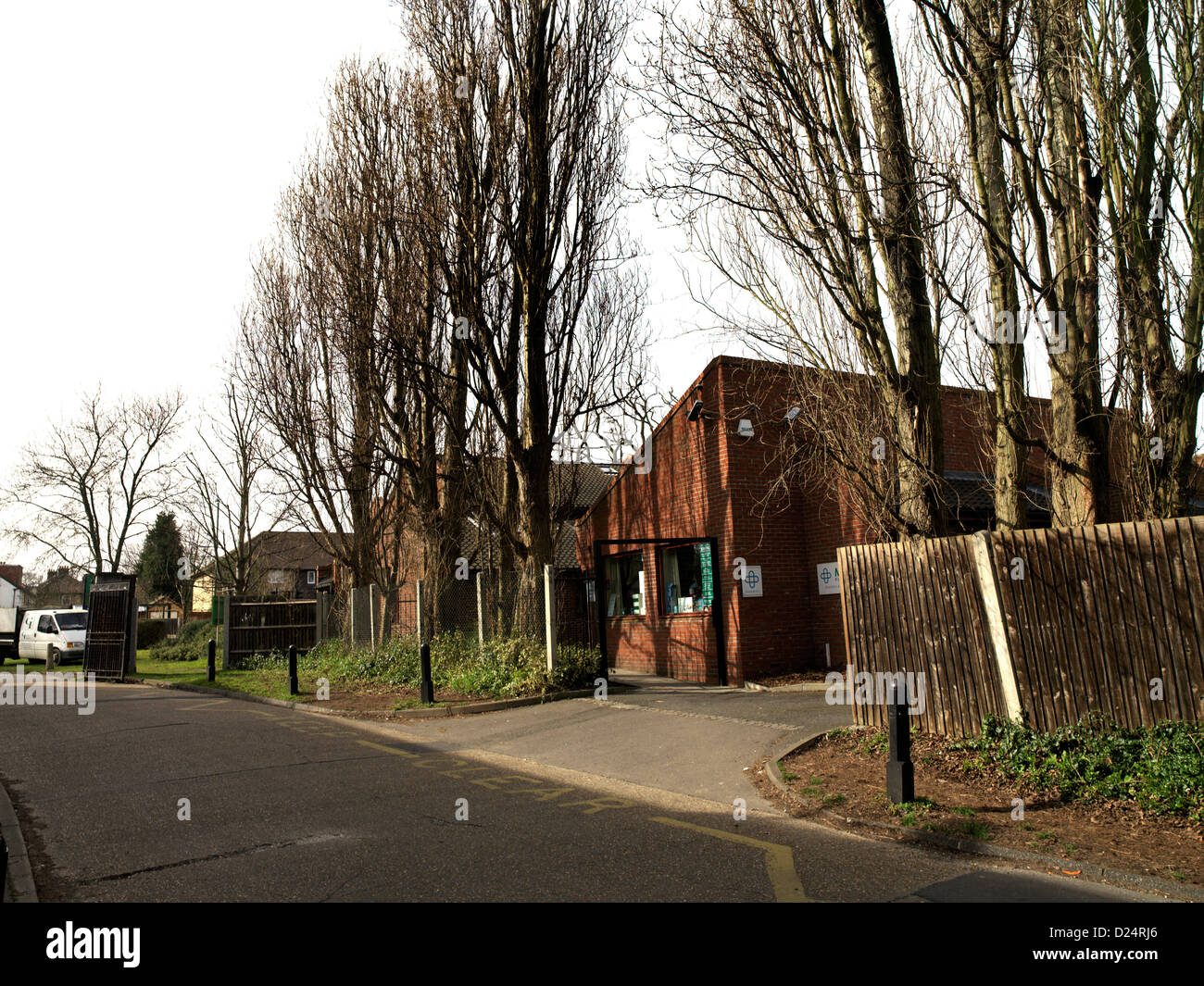 Priory Centro Salute e farmacia in North Cheam Surrey in Inghilterra Foto Stock