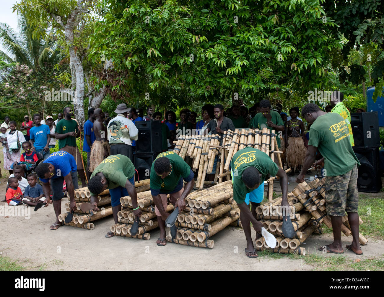 Bambù Tatok Band In Pororan Isola, Regione Autonoma di Bougainville, Papua Nuova Guinea Foto Stock