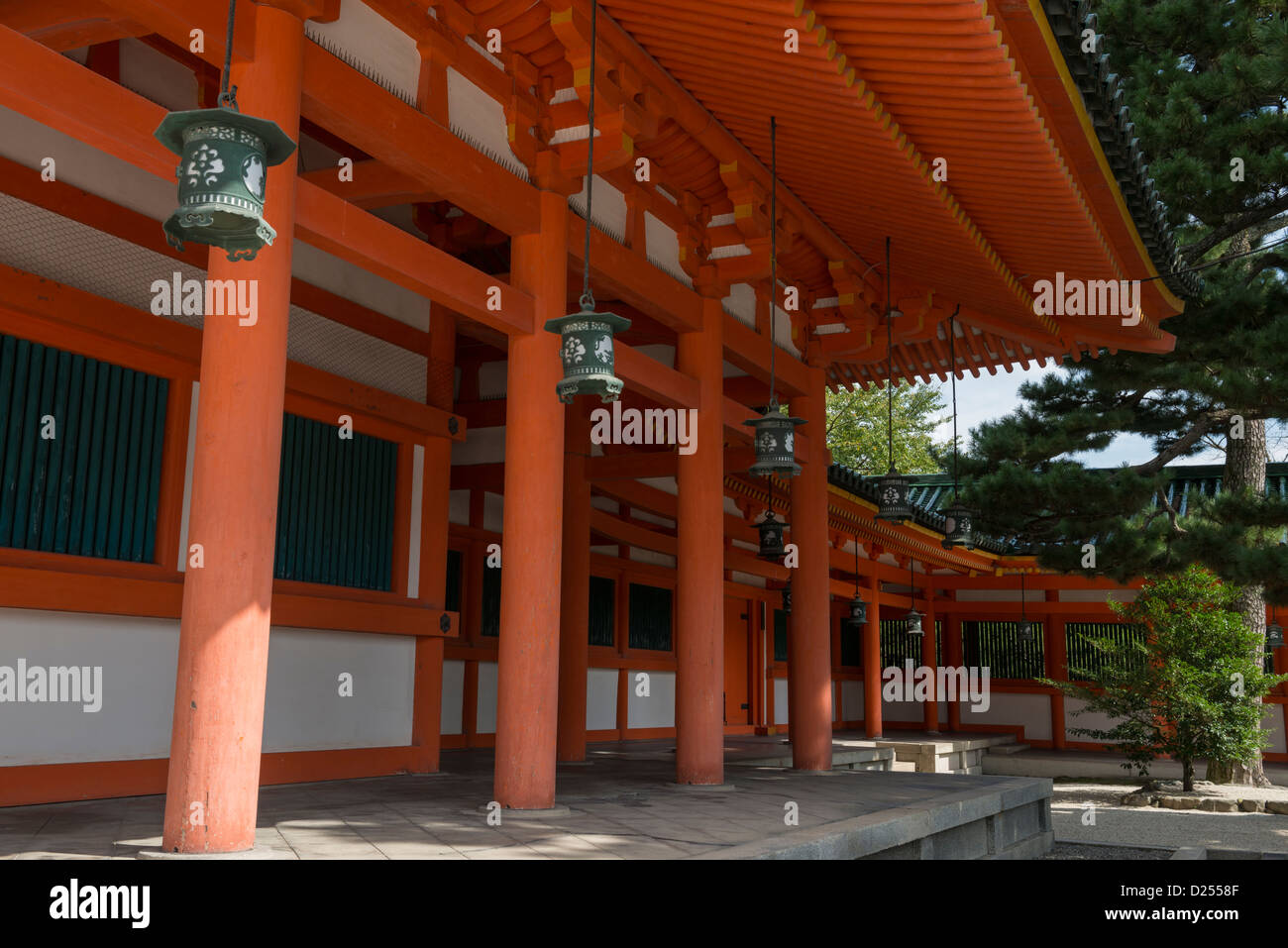 Sala laterale nel cortile principale al Santuario Heian, Kyoto in Giappone Foto Stock