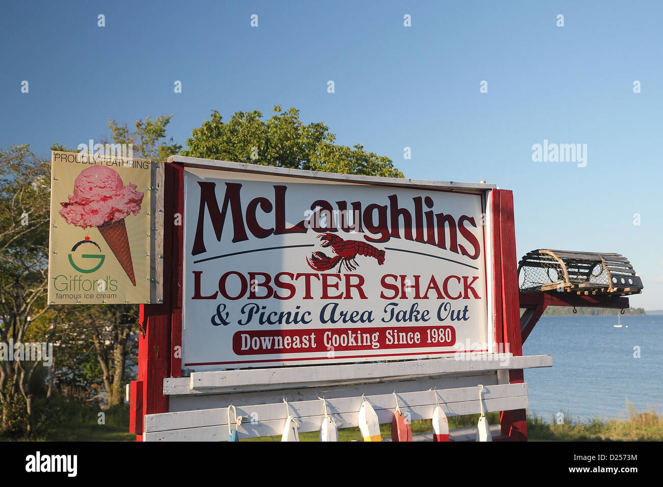 Segno per McLaughlins Lobster Shack, Lincolnville, Maine Foto Stock