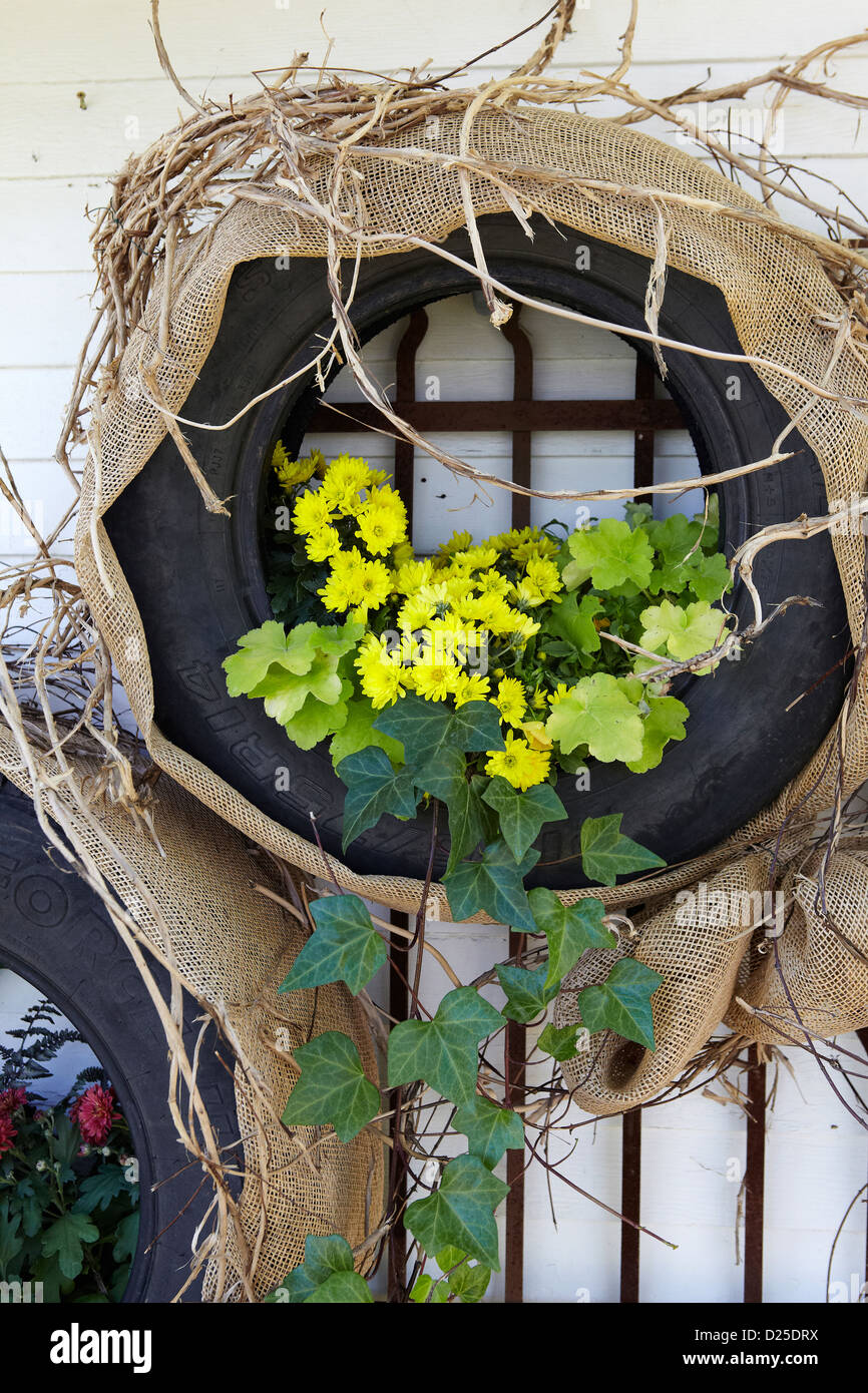 Piantatrice pneumatico appeso alla parete Foto Stock