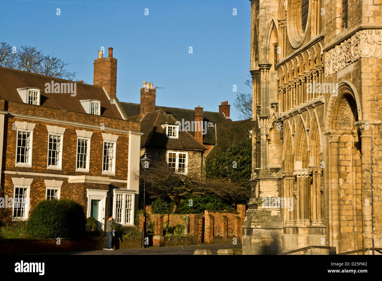 Cattedrale di Lincoln e case in stile georgiano Lincolnshire Inghilterra Europa Foto Stock