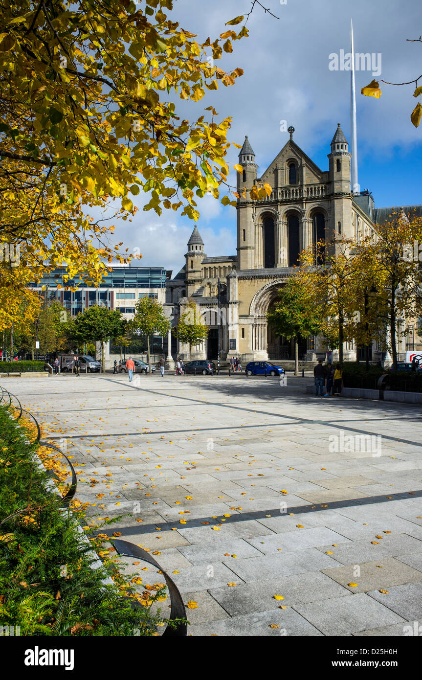 St Annes Chiesa di Irlanda Cattedrale e scrittori Sq Belfast Irlanda del Nord Foto Stock