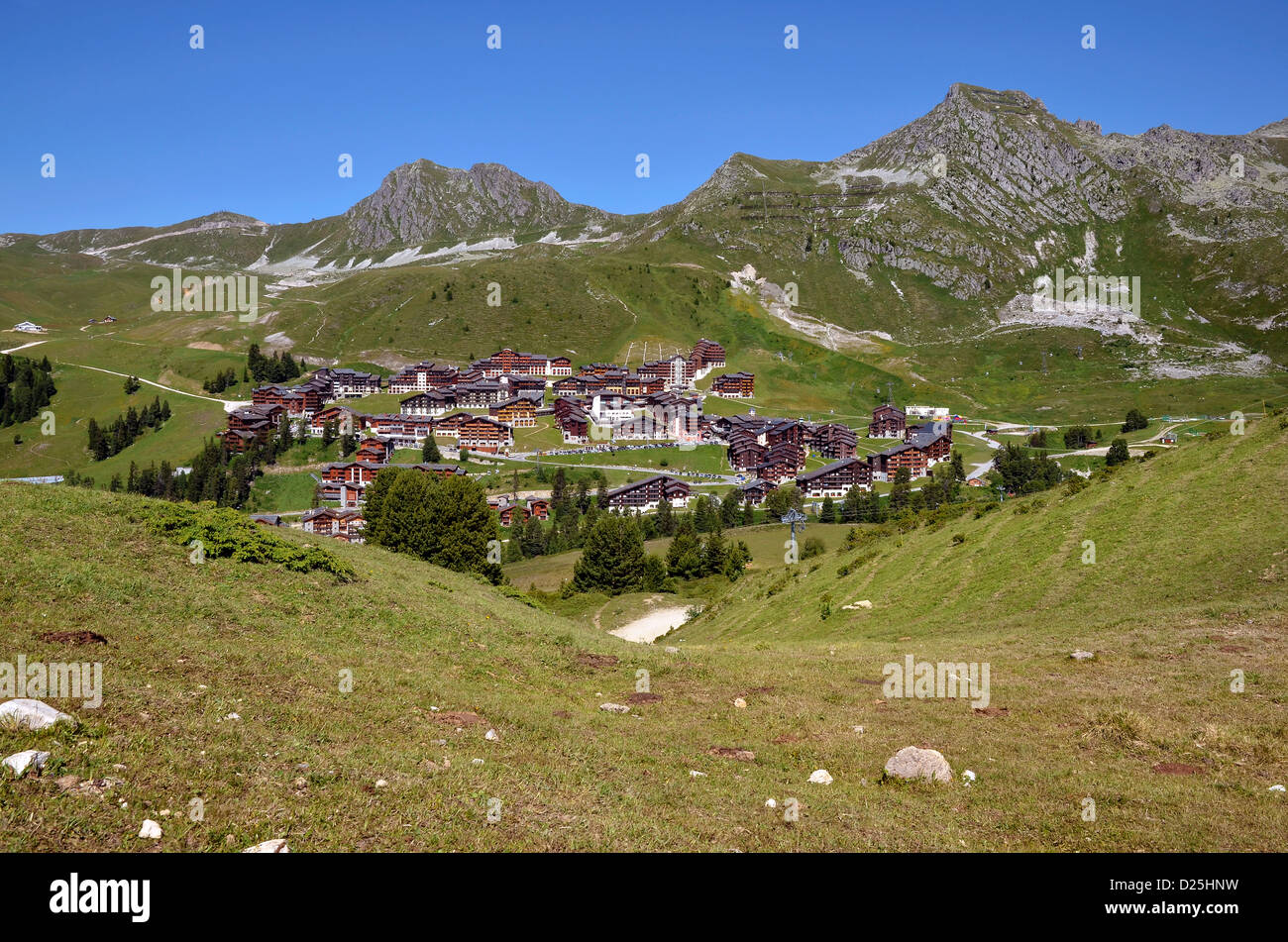 Belle Plagne village nelle Alpi francesi,comune nella Valle Tarentaise, dipartimento della Savoia e la regione Rhône-Alpes, in Francia Foto Stock