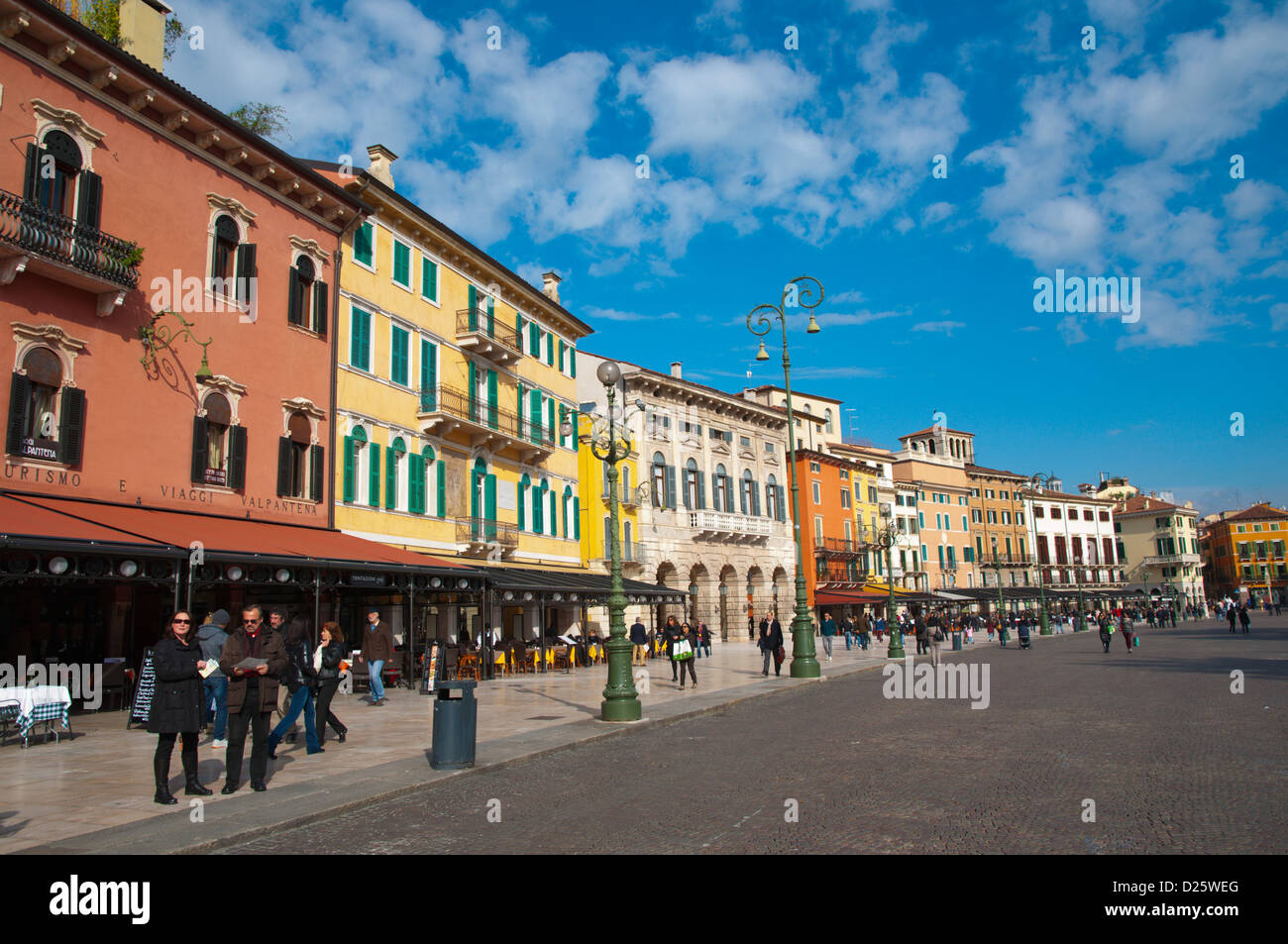Piazza Bra nel centro storico della città di Verona Veneto Italia del nord Europa Foto Stock