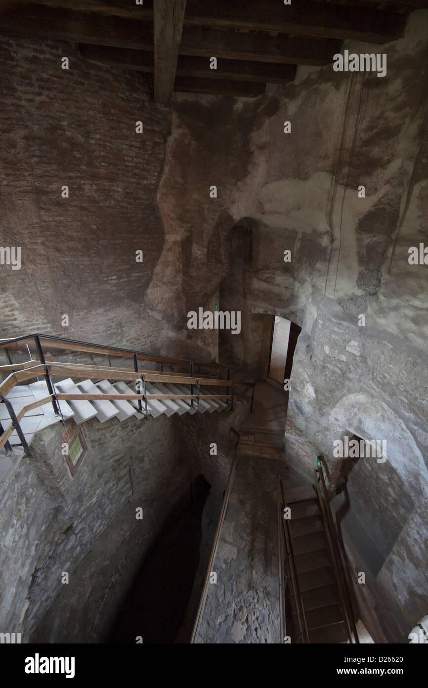Corvin il castello (Corvinesti o Hunedorestilor) interni camere. La Romania, hunedoara. Foto Stock