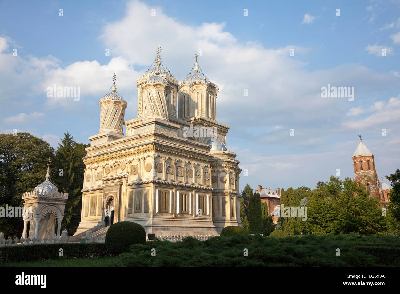Cattedrale vescovile di Curtea de Arges è il luogo di sepoltura di molti re rumeno. La Romania, Curtea de Arges. Foto Stock