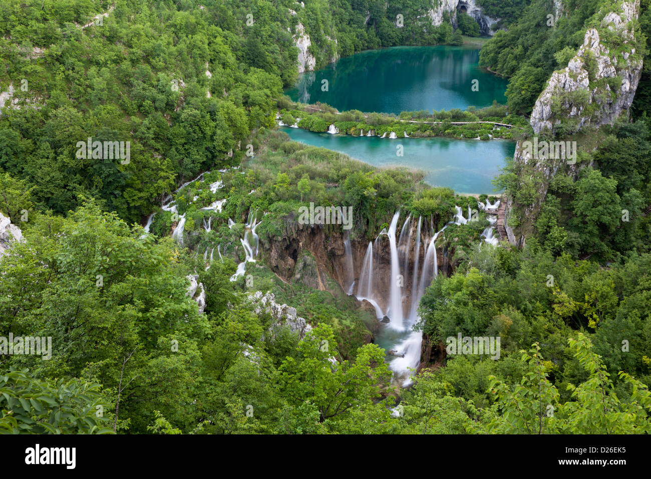 I Laghi di Plitvice nel Parco Nazionale Plitvicka Jezera in Croazia. I laghi inferiori. Europa e Sud Croazia Foto Stock