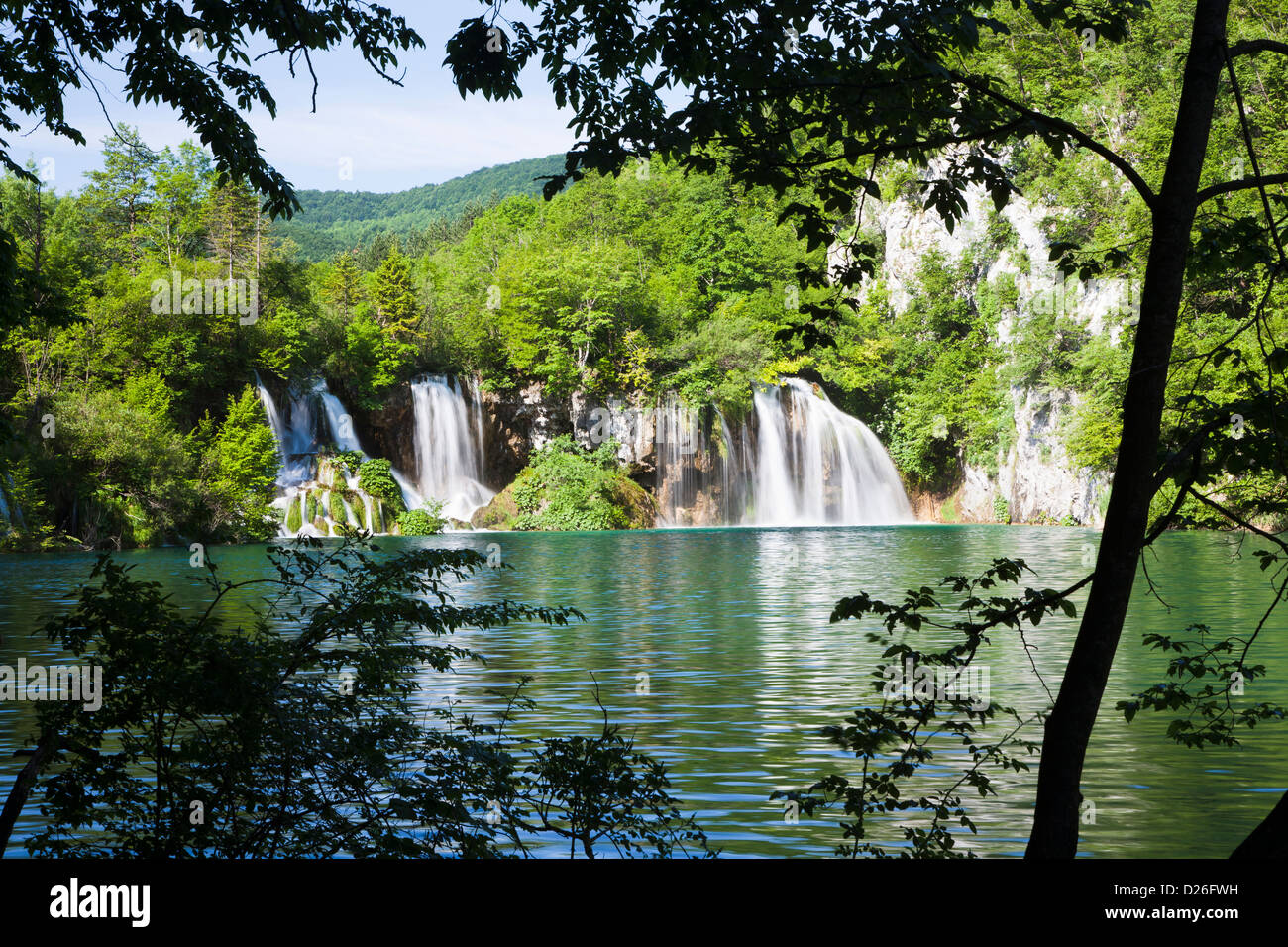 I Laghi di Plitvice nel Parco Nazionale Plitvicka Jezera. I laghi inferiori, la cascata Milanovacki slapovi. L'Europa, Croazia Foto Stock