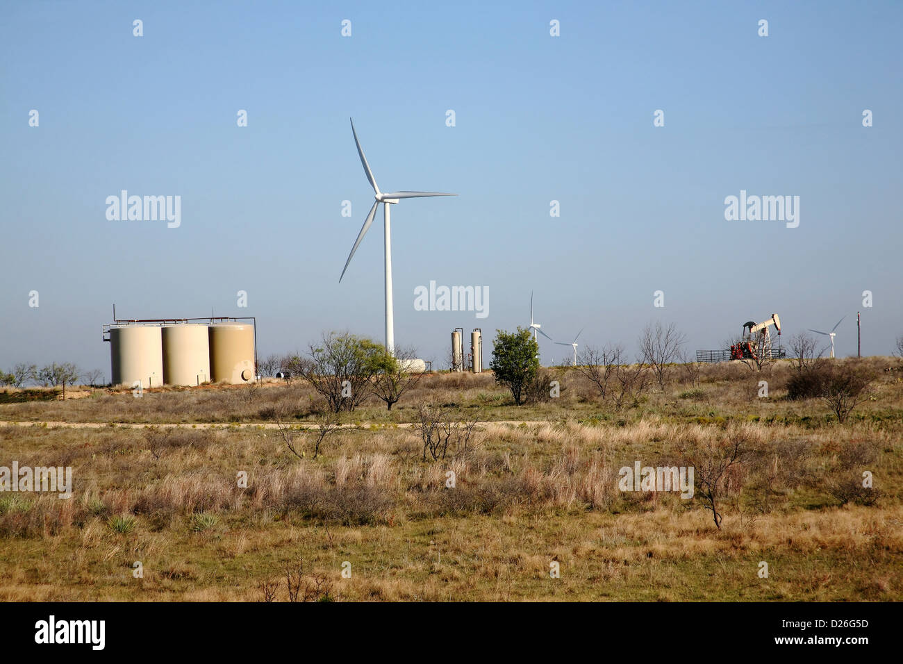 Gas di petrolio e la produzione di energia eolica Foto Stock