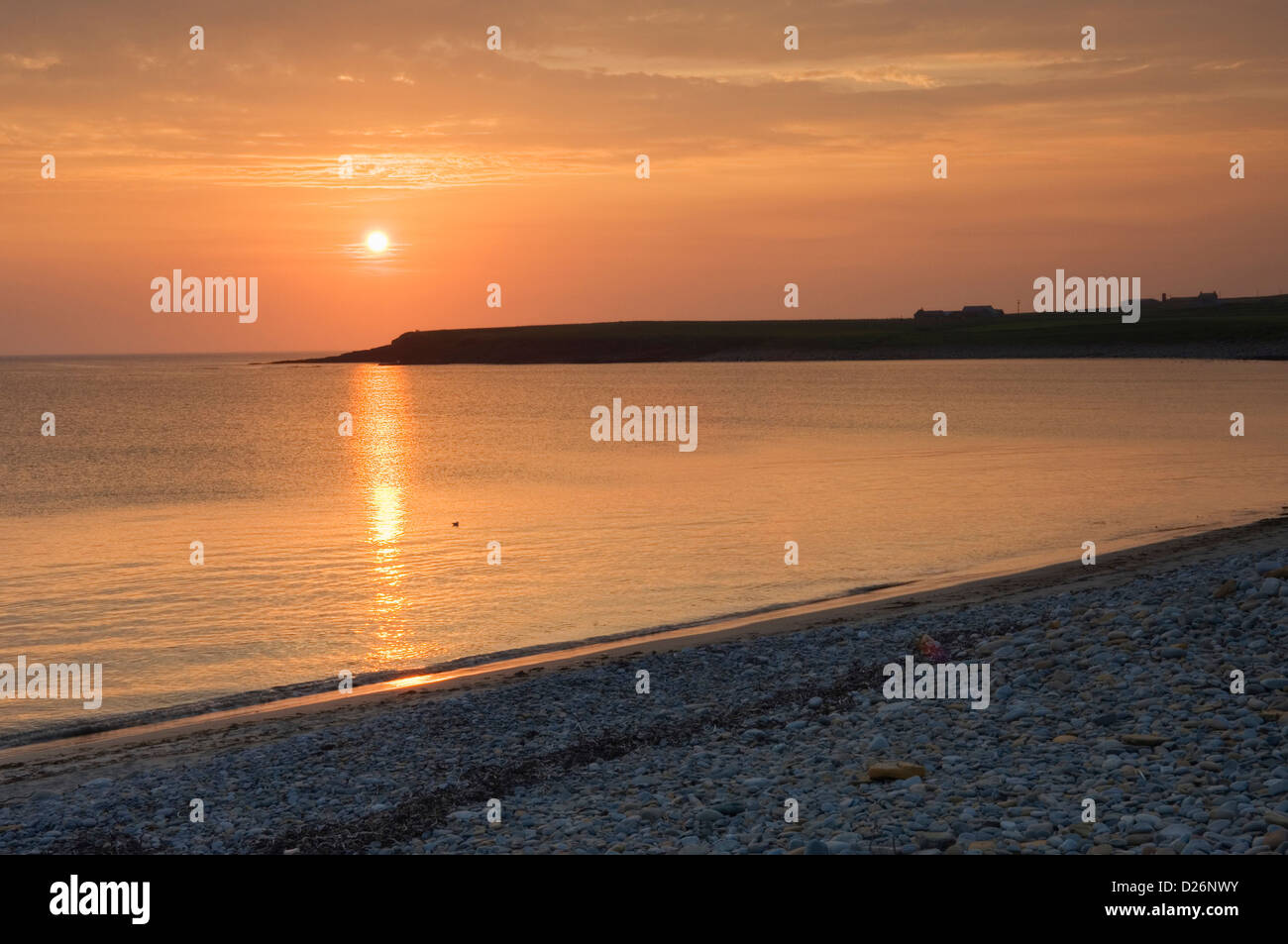 Tramonto a baia di Skaill, Orkney Islands, Scozia. Foto Stock