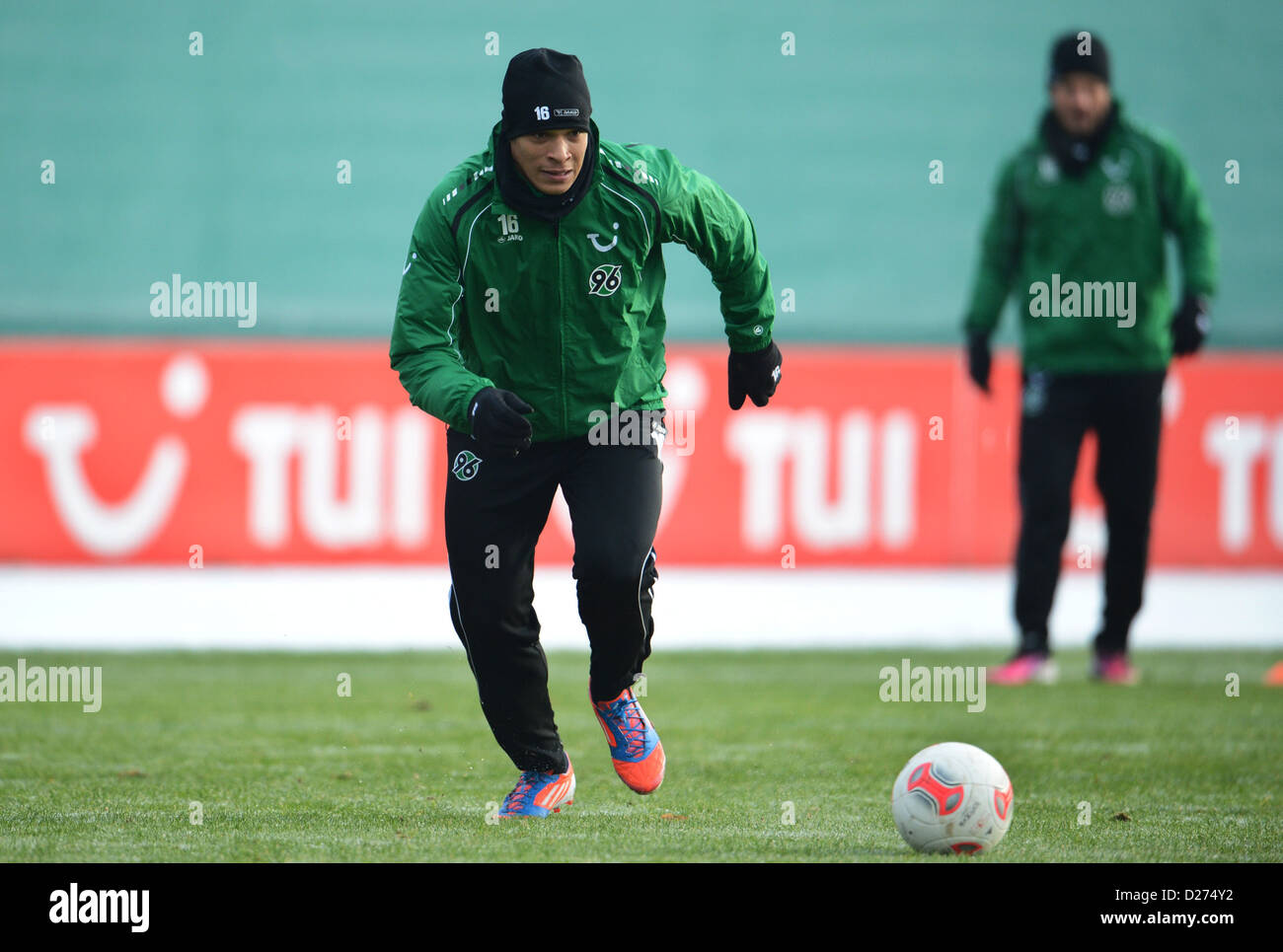 Hannover è di nuovo arrivo Wellington Wildhy Muniz dos Santos, aka Franca, prende parte a una sessione di formazione alla Bundesliga tedesca Hannover club 96 di Hannover, Germania, 15 gennaio 2013. Foto: JULIAN STRATENSSCHULTE Foto Stock