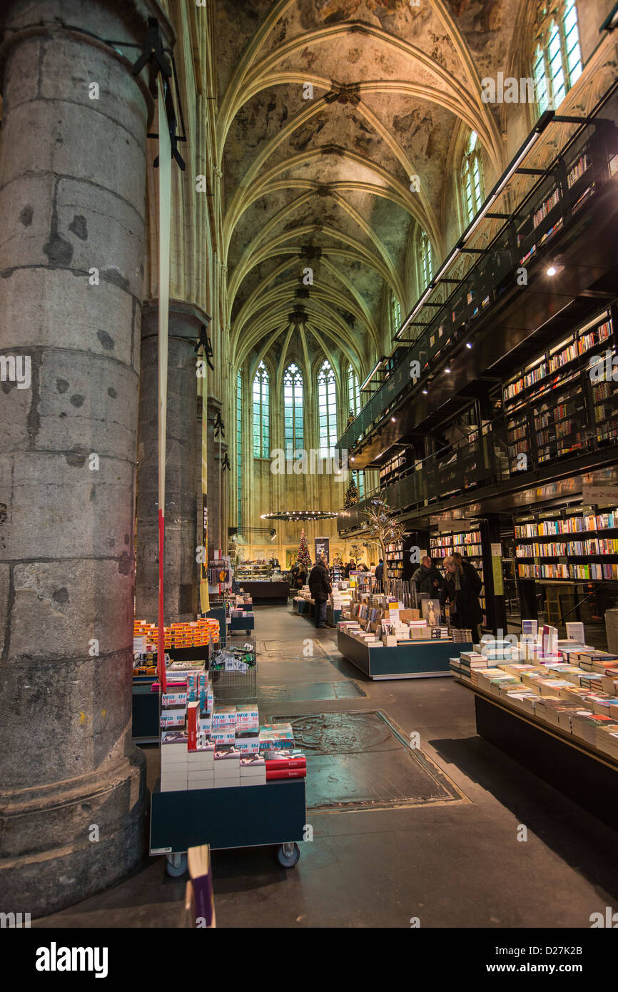 Bookstore Selexyz Dominicanen, in una Chiesa Dominicana dal XIII secolo. Maastricht, Limburgo, Paesi Bassi, l'Europa. Foto Stock