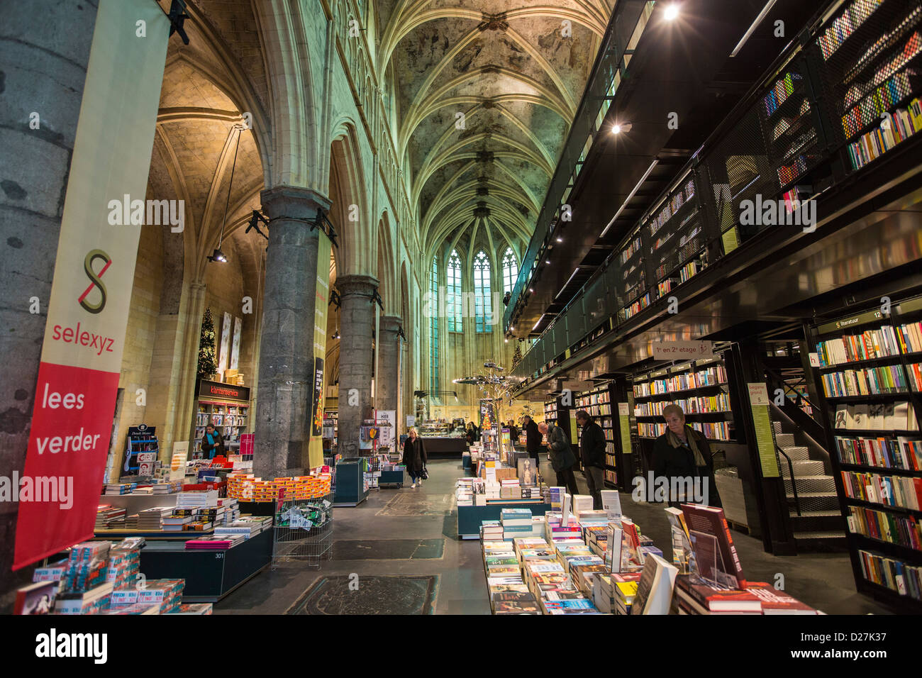 Bookstore Selexyz Dominicanen, in una Chiesa Dominicana dal XIII secolo. Maastricht, Limburgo, Paesi Bassi, l'Europa. Foto Stock