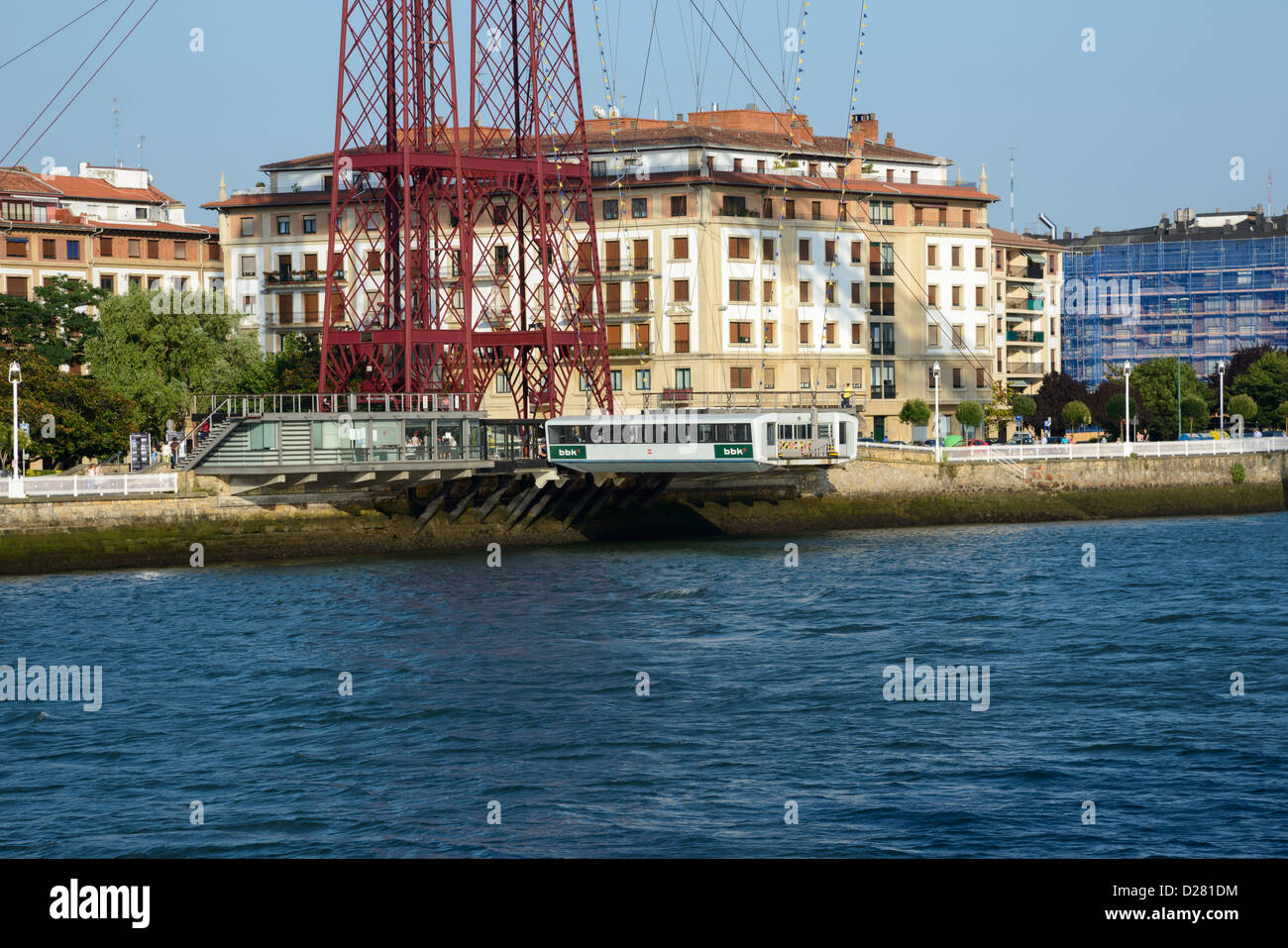 Il Ponte di Vizcaya (Bizkaiko Zubia) o Puente de Vizcaya. Transporter ponte che attraversa il fiume Nervion (Pais Basco, Spagna) Foto Stock