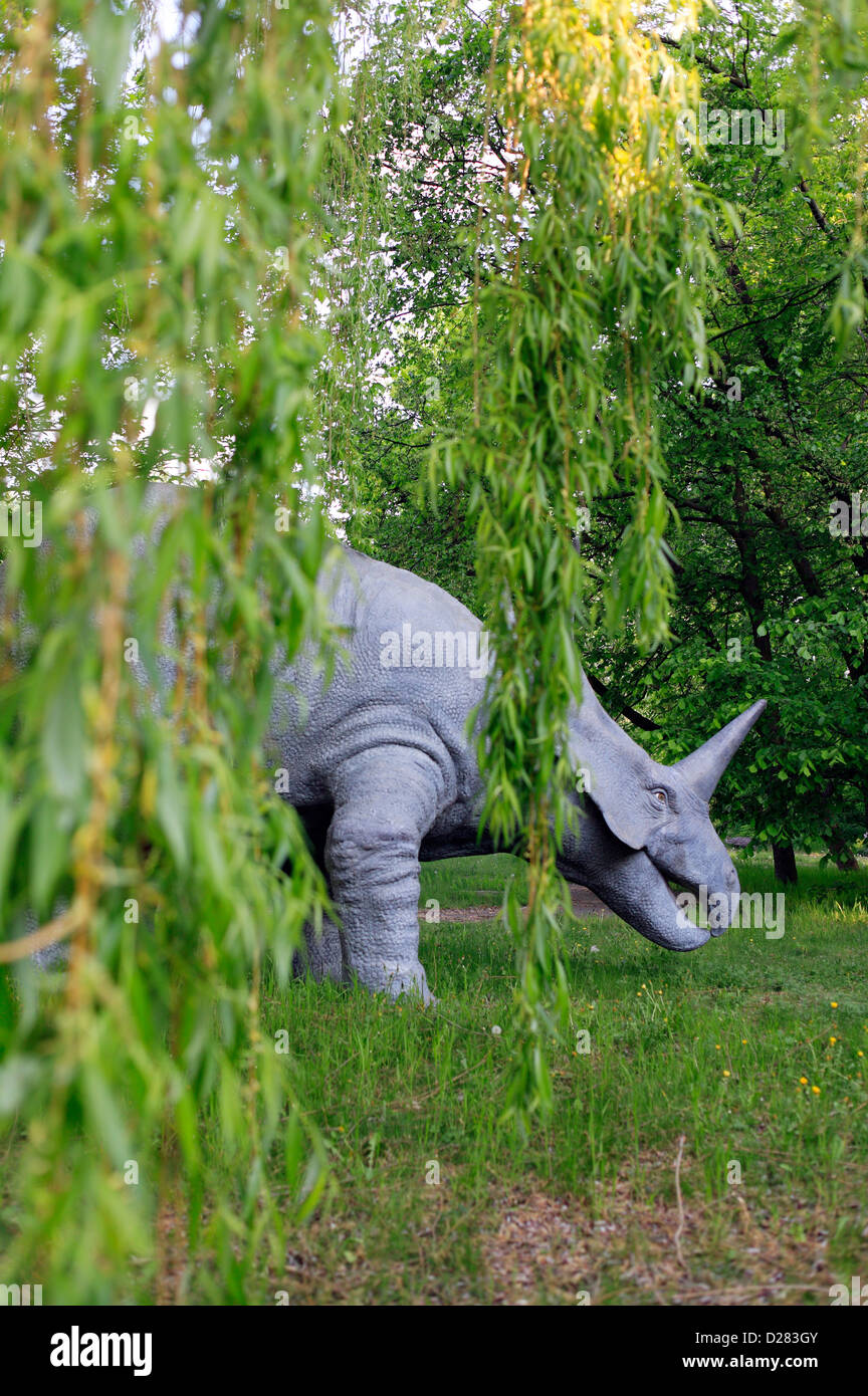 Berlino, Germania, nell'ex dinosauri in Spreepark Plänterwald Foto Stock