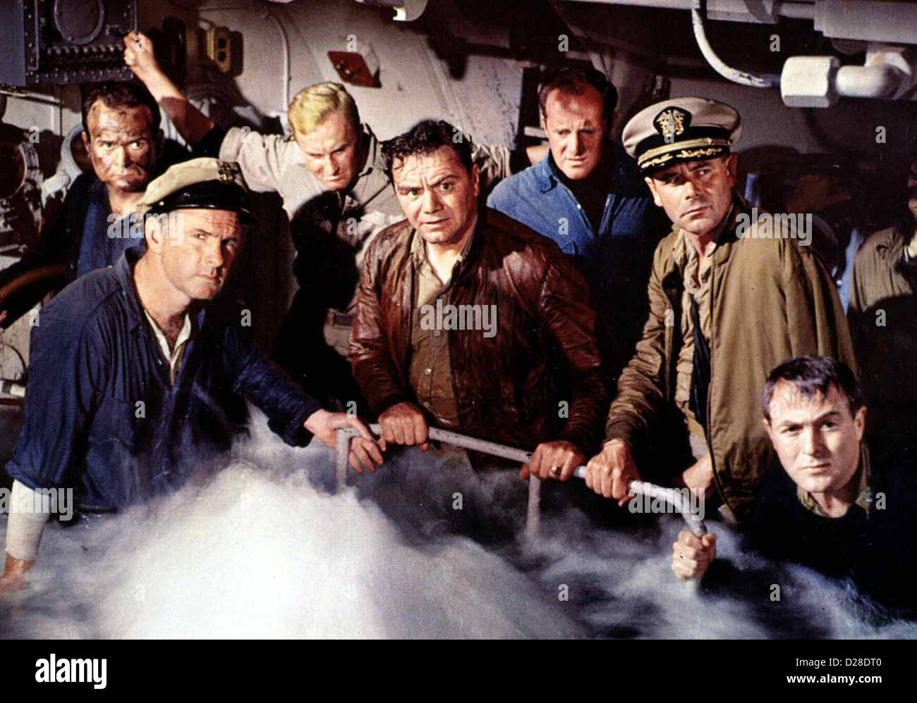 Siluro Los! Siluro eseguire Ernest Bornine, Glenn Ford Doyle (Glenn Ford,2VR) und Sloan (Ernest Bornine,m) gelingt es, das Foto Stock