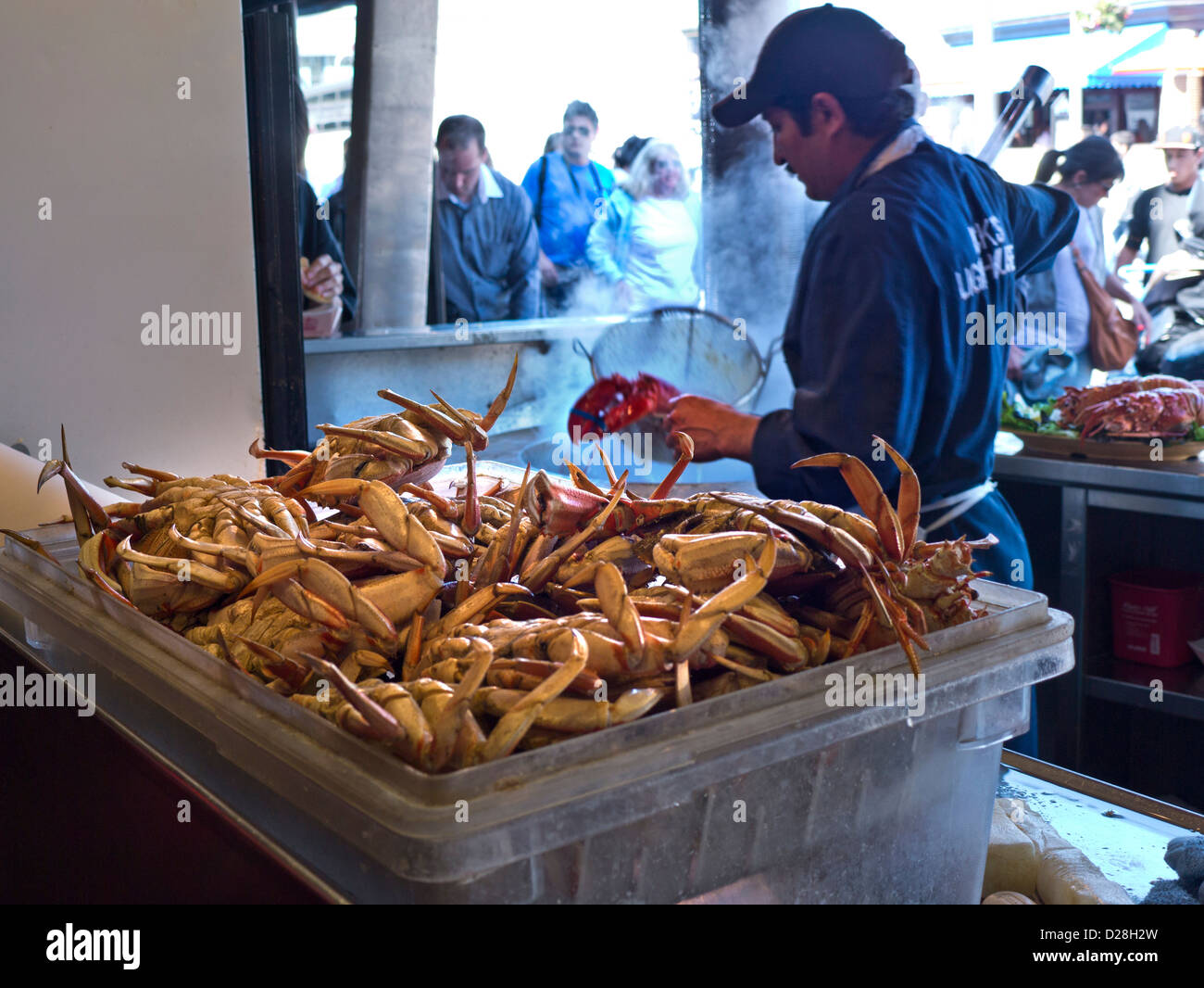 Fresca granchio al vapore a pescare eatery Fisherman Wharf San Francisco California USA Foto Stock