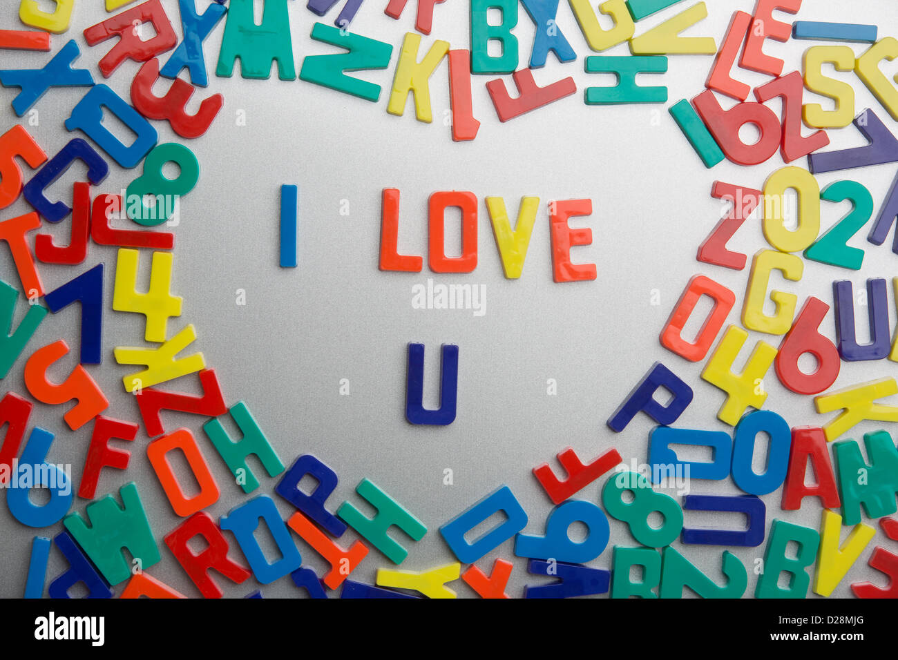 'I Love U' - magneti da frigorifero Scrivi messaggi al di fuori di un'accozzaglia di lettere Foto Stock
